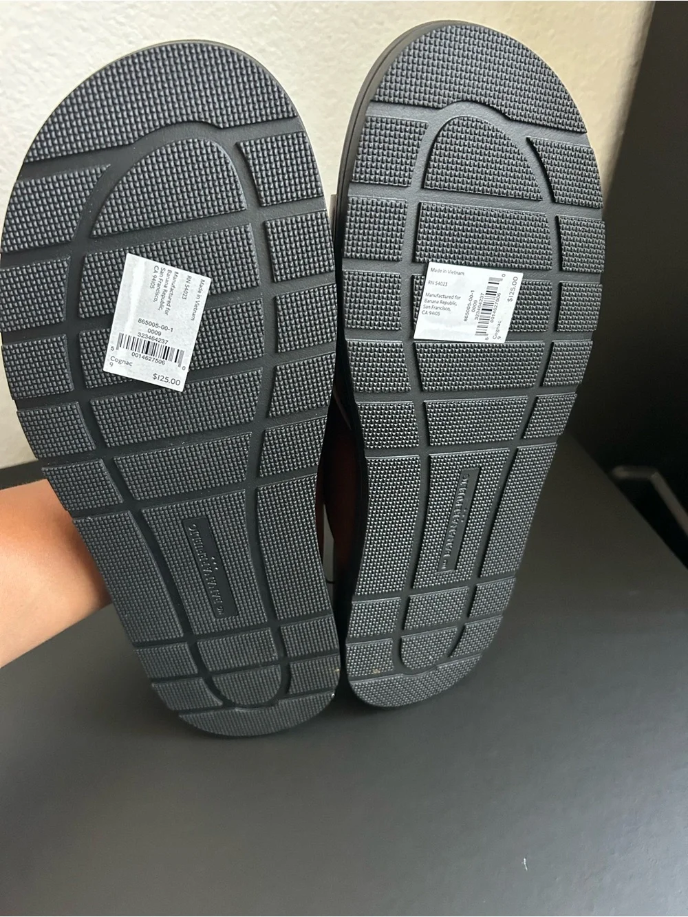 Banana Republic Men’s Vegan Leather Crossover Sandals in Cognac Size 9